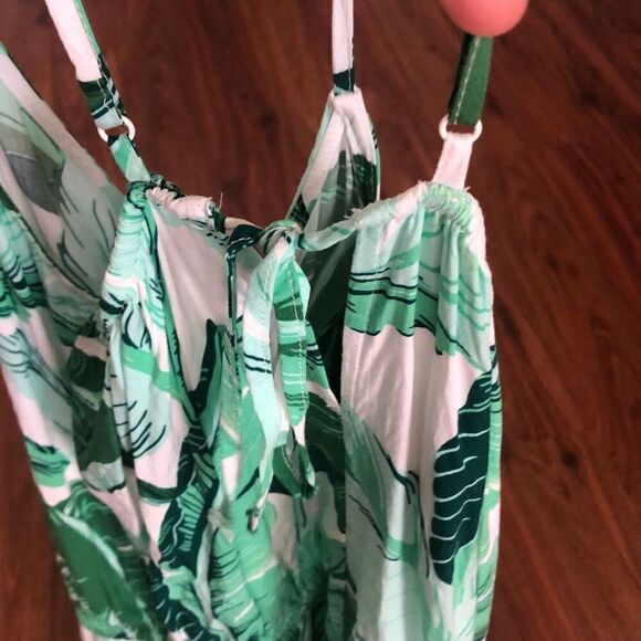 Old navy Leaf pattern romper, shorts size S petite - Picture 5 of 5